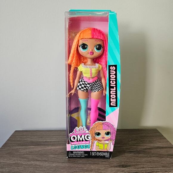OMG LOL SURPRISE! Bundle Lounge Collection Lady Diva Neonlicious Royal Bee NWT - Picture 6 of 9